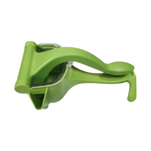 Fruit Juicer Squeezing